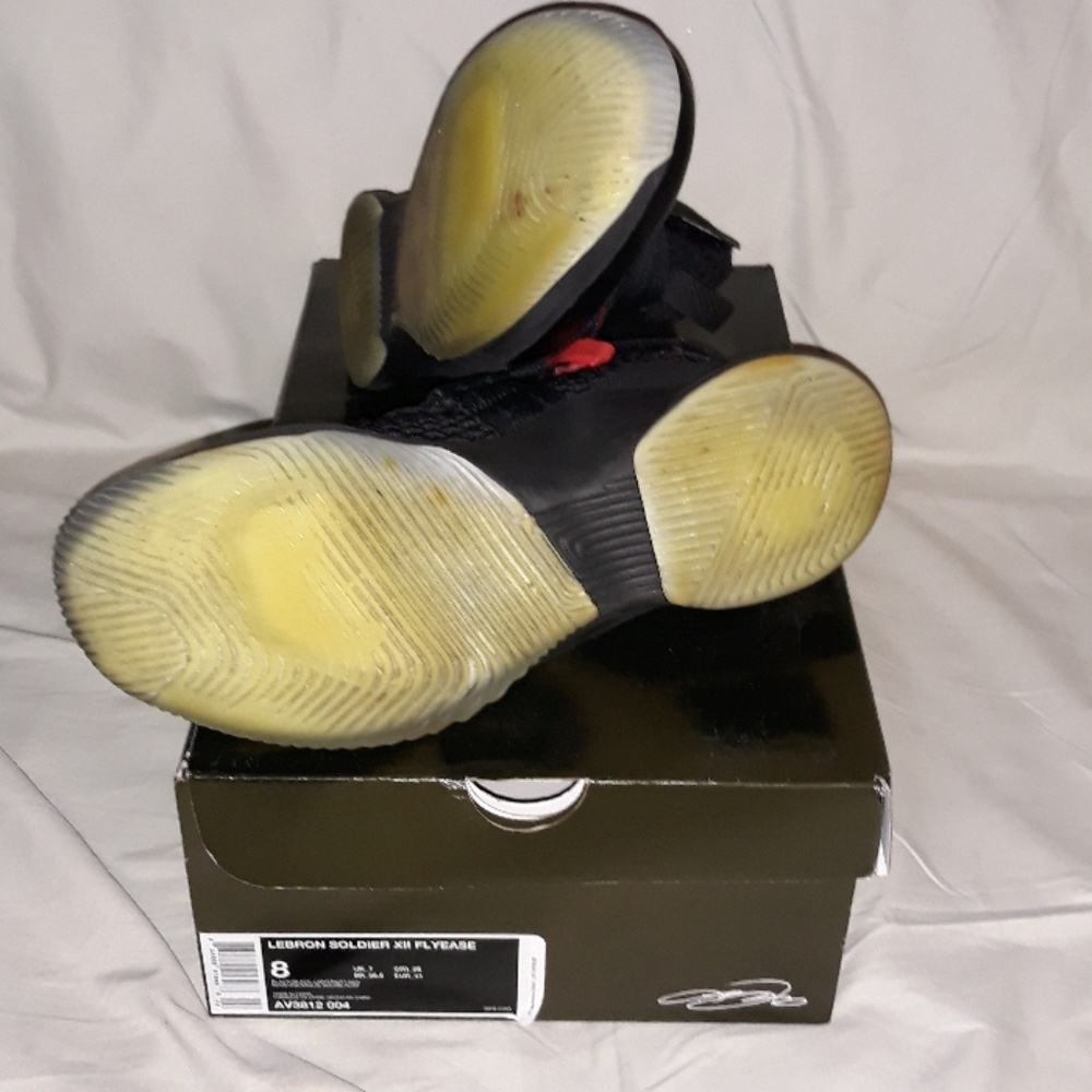 Lebron Soldier XII Fly Ease - Picture 6 of 7